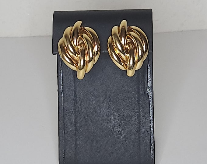 Vintage Napier Signed Gold Tone Curved Tube Clusters Screw Back Earrings B-6-18