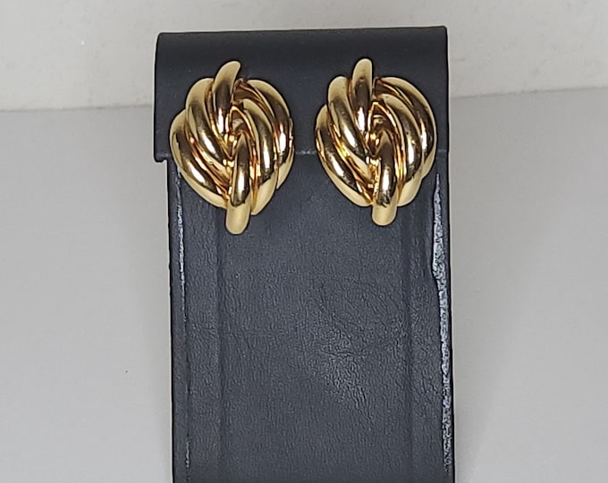 Vintage Napier Signed Gold Tone Curved Tube Clusters Screw Back Earrings B-6-18