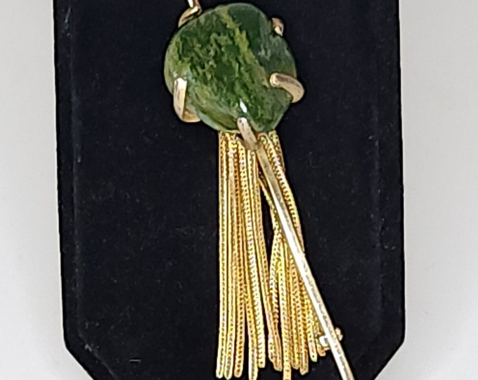 Vintage Nephrite Jade and Gold Tone Rod with Chains Brooch Pin B-4-28