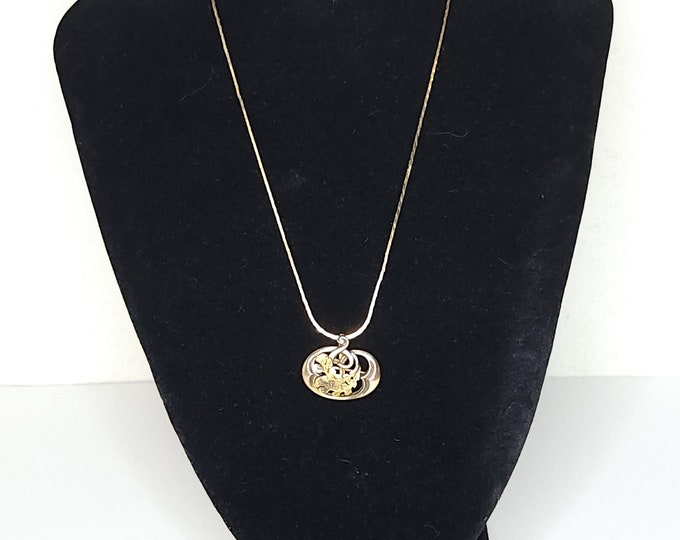 Vintage PSCO Signed Antique Gold Tone Oval With Leaves Pendant / Brooch Necklace B-3-8