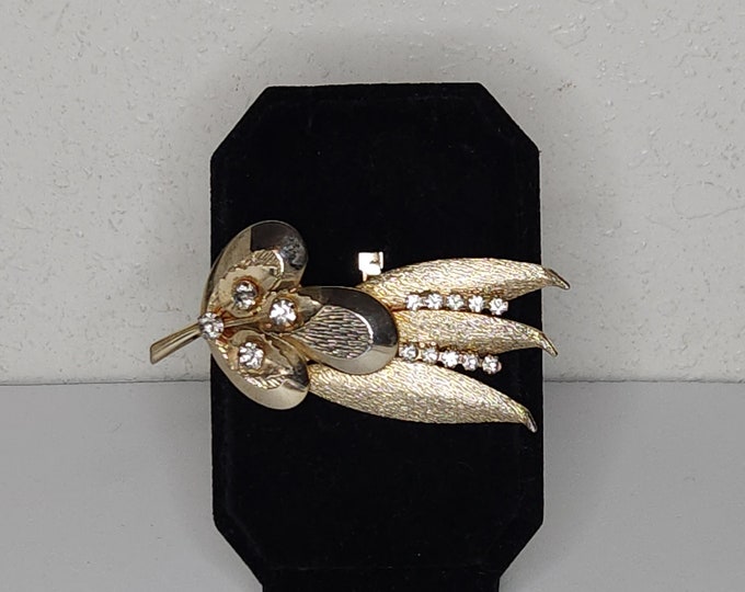 Vintage Gold Tone Leaves and Clear Rhinestones Brooch Pin C-1-74