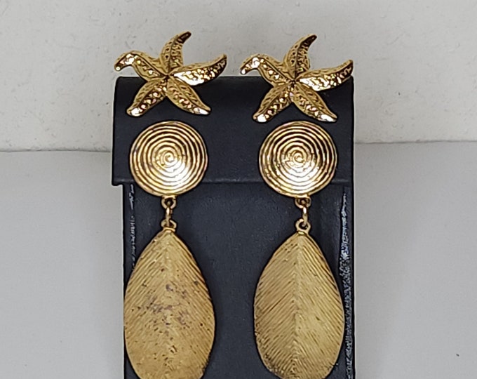 Vintage Chico's Signed Gold Tone Textured Oval Dangle Clip-On Earrings with Unmarked Gold Tone Starfish Earrings C-6-15