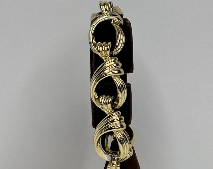 Mid Century Style Gold Tone “Knot” Link Size 7 Bracelet D-8-25