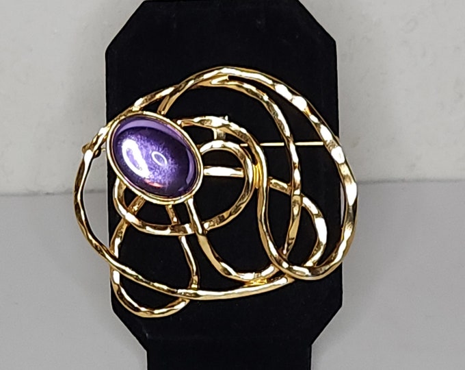 Vintage Avon Signed Golden Web and Amethyst Glass Cabochon Brooch Pin C-9-28