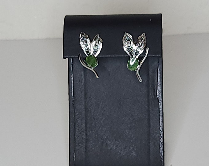 Vintage Marked Sterling Plated and Nephrite Jade with Leaves Screw Back Earrings B-6-49