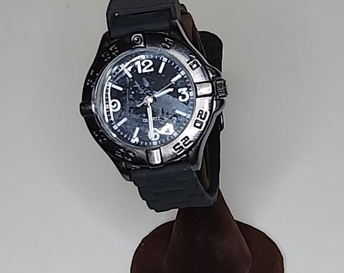 Vintage Gunmetal Tone and Black Soft Rubber Band Watch A-9-22
