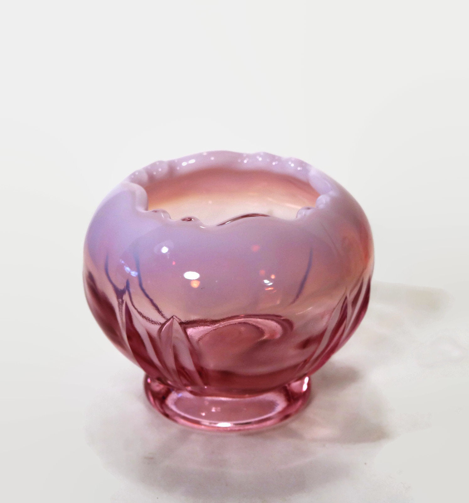 Fenton Scalloped Rose Bowl in Opalescent Blush Rose