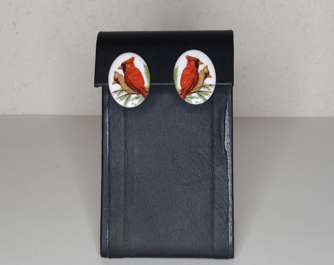 Vintage Porcelain Oval Cardinal Artwork Earrings B-1-32