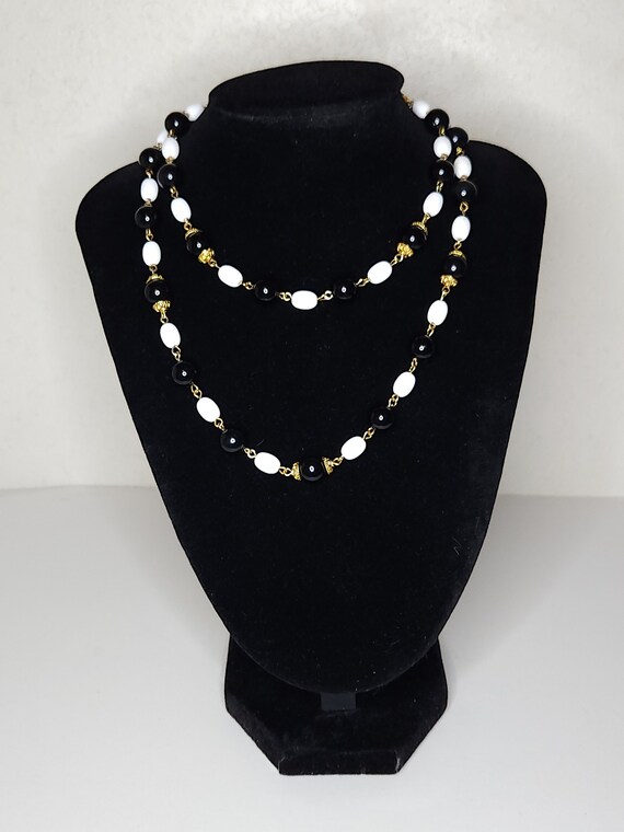 Vintage Worthington Signed Black and White Beaded… - image 1