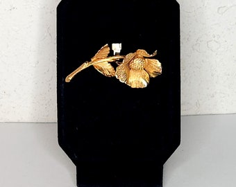 Giovanni Mid Century Vintage Matte Gold Tone Flower Brooch  display picture 1