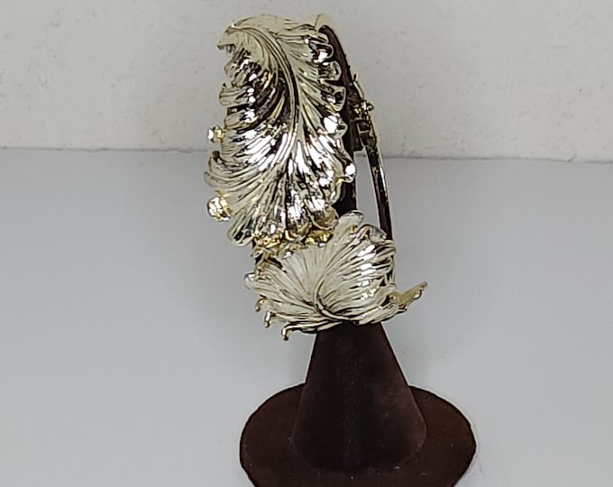 Vintage Gold Tone Feathers Hinged Cuff Bracelet C-8-81