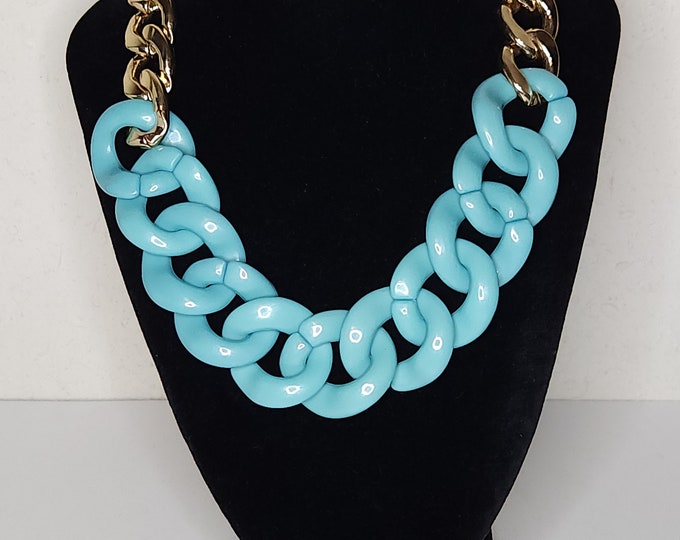 Vintage Gold Tone and Turquoise Blue Plastic Chunky Chain Necklace B-5-77