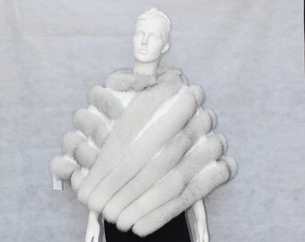 Women&#39;s Poncho Blue Fox fur with leather trims Natural fur stylish garment Blue Fox skin, Poncho de renard bleu