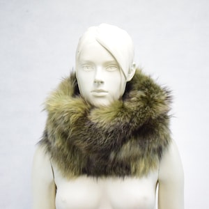 Handmade Finn Raccoon Fur Cowl: Khaki Brown Neck Warmer