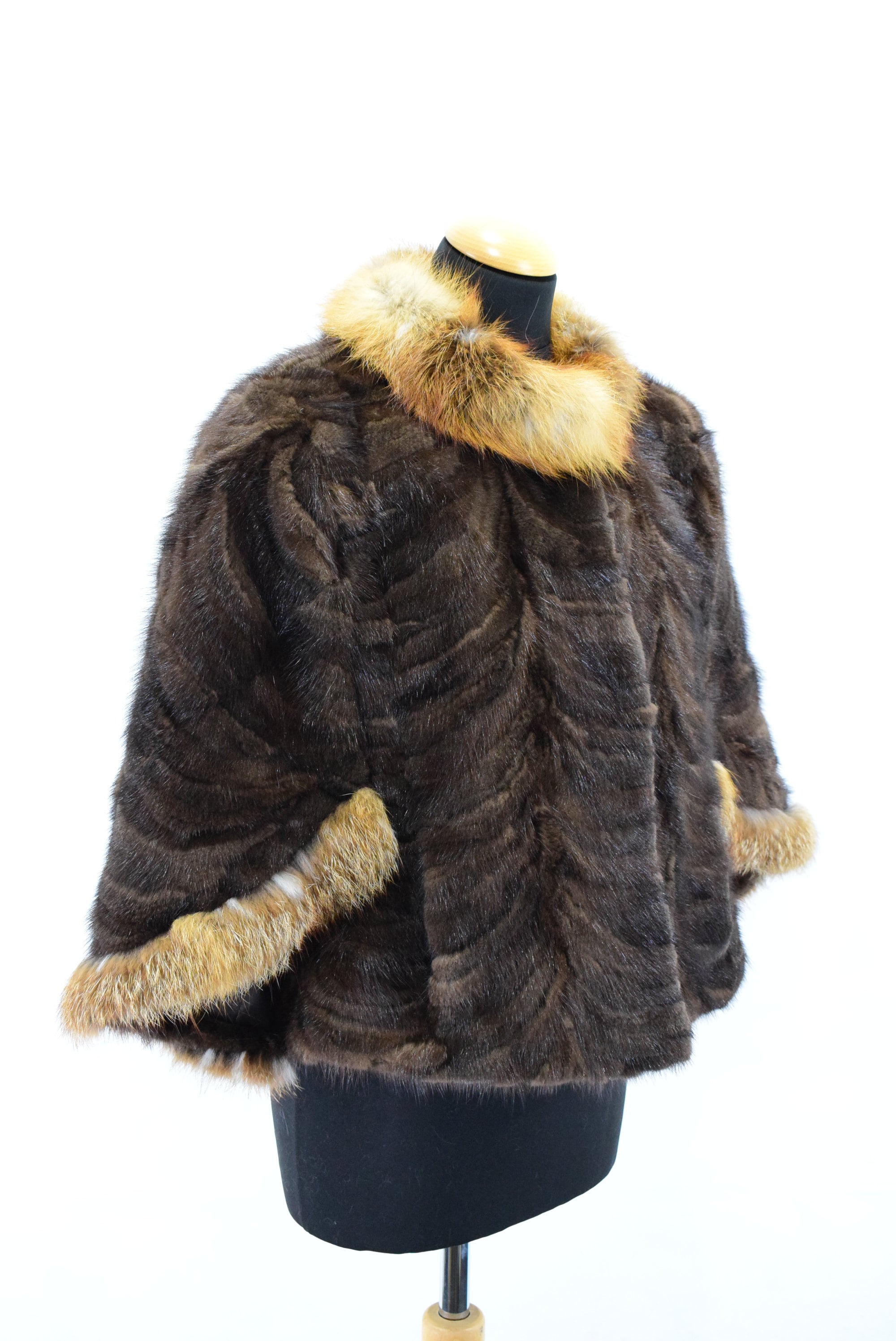 ミンクファーケープ：ブラウン＆ゴールドのカナディアンフォックス