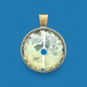 Einzigartiger Leuchtender Vintage-Pendant von Maria Marachowska – Handgemalte Glaskunst für Unisex-Liebhaber