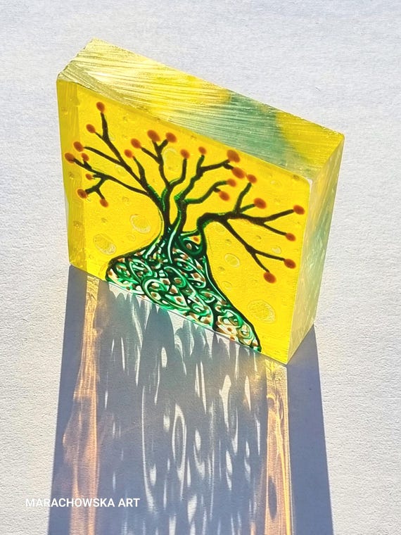 Einzigartiges Glasgemälde "Grüner Baum" von Maria Marachowska – Handgemachte Kunst für Ihre Fensterdekoration