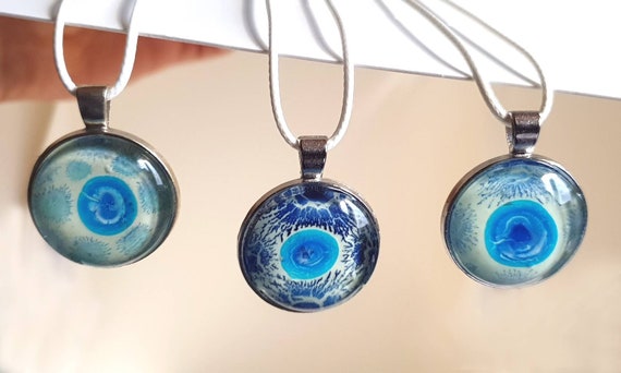 Blauer abstrakter Glasgemälde-Anhänger