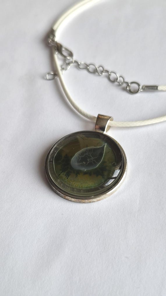 Handgemachtes Glas Pendant, leuchtendes Blattdesign in Grün und Gelb