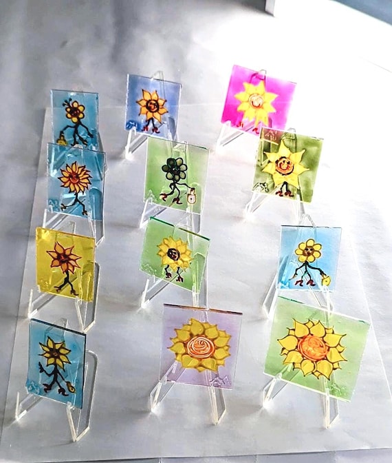 Kunstvoller Glasmalerei-Sonnenfänger „Blumen“, handgefertigt von Maria Marachowska