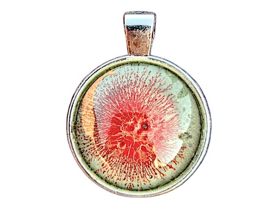 Mystischer, im Dunkeln leuchtender Schmuck – Unisex-Anhänger aus echtem Glas und Metalllegierung von der Künstlerin Maria Marachowska