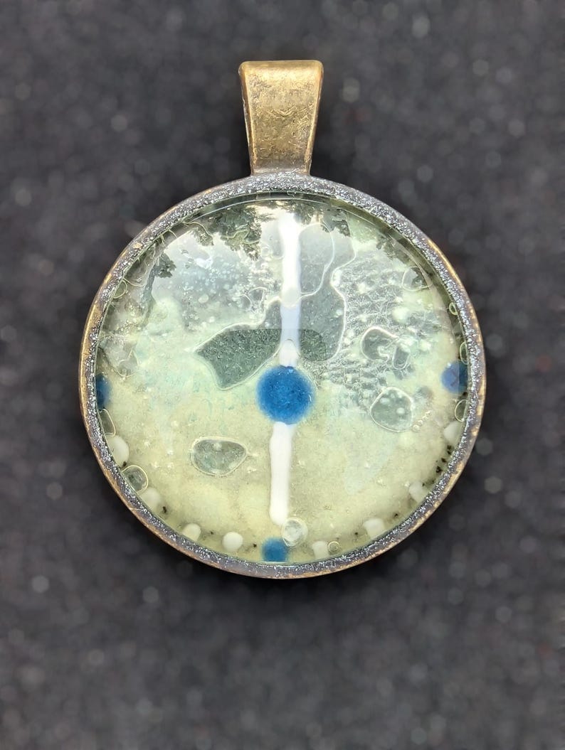 Einzigartiger Leuchtender Vintage-Pendant von Maria Marachowska – Handgemalte Glaskunst für Unisex-Liebhaber