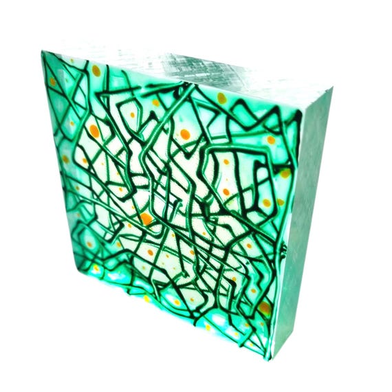 Grünes Abstraktes Glasgemälde von Maria Marachowska – Handgefertigte Skulptur für stilvolle Fensterdekoration