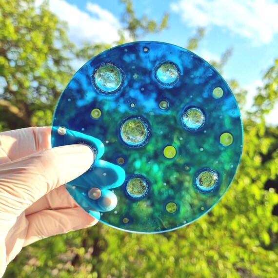 Blaues Cabochon Glasgemälde