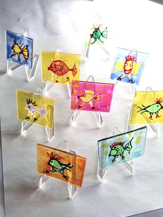 Handgefertigter Glasmalerei-Sonnenfänger „Fisches“, kunstvolles Design von Maria Marachowska