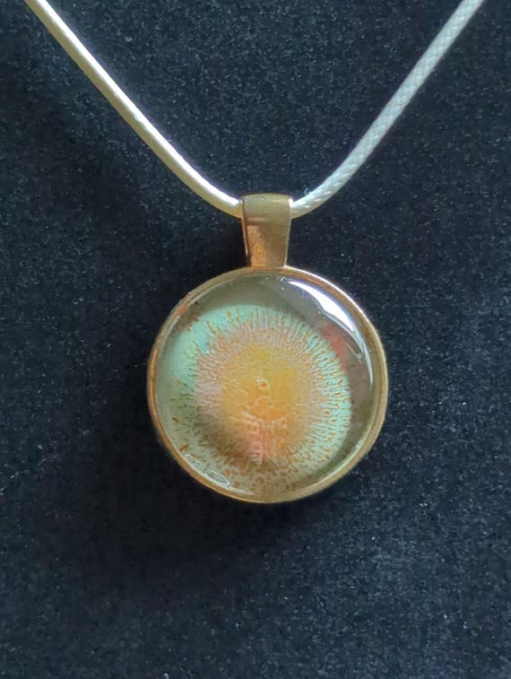 Leuchtendes Gemälde Anhänger, Orange, handgemacht von Maria Marachowska