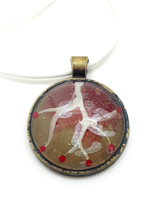 Radiant Nightlight Charm: Maria Marachowska's White Tree Pendant – Beautifully Crafted Glass & Metal, 2.5x2.5 cm