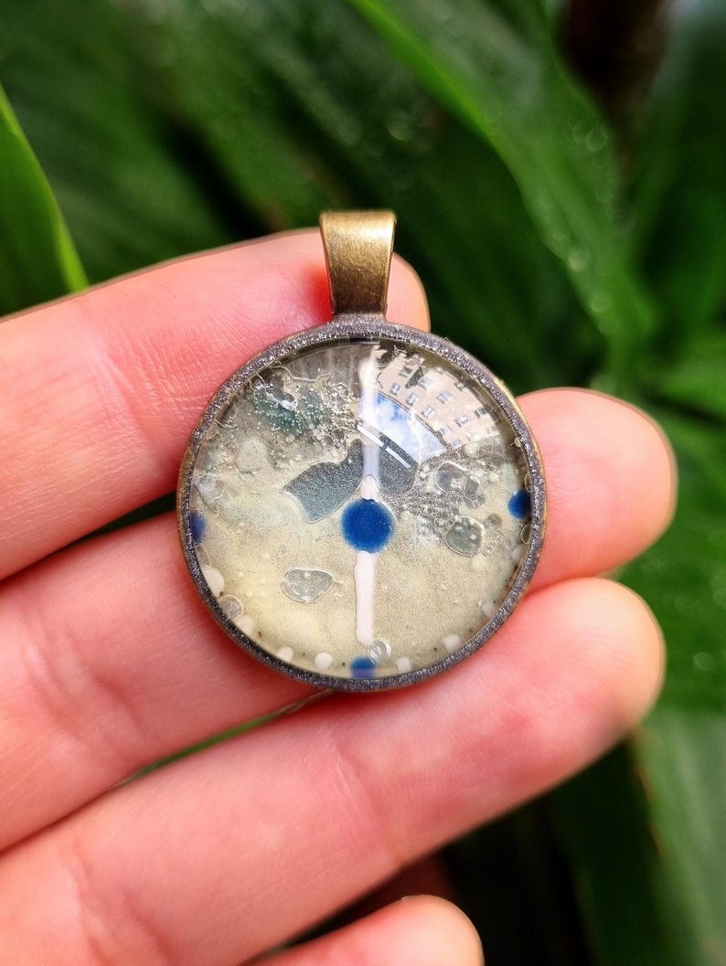 Einzigartiger Leuchtender Vintage-Pendant von Maria Marachowska – Handgemalte Glaskunst für Unisex-Liebhaber