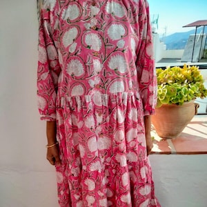 Robe de printemps, robe à volants en coton, tenue de villégiature, robe bohème, robe d&#39;été, cadeaux pour elle, cadeau de fête des mères, robe hippie, robe imprimée
