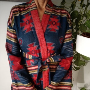 Túnica de lana unisex Yak, ropa de resort, chaqueta de lana, bata de lana, kimono de lana, regalos para ella, bata de lana boho, cubierta de invierno, regalo de Navidad, bata de vestir