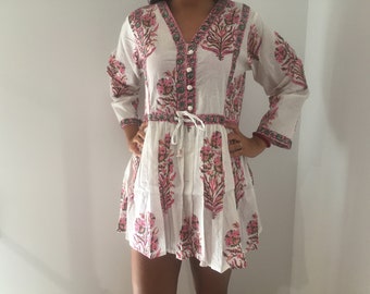 Ręcznie robiona bawełniana tunika boho: letni top z nadrukiem w bloki