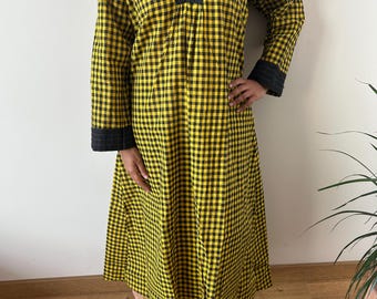 Caftan en coton à carreaux tissé à la main, caftan, tenue de villégiature, vêtements d'intérieur, cadeaux pour elle, robe bohème, robe trapèze, robe à carreaux
