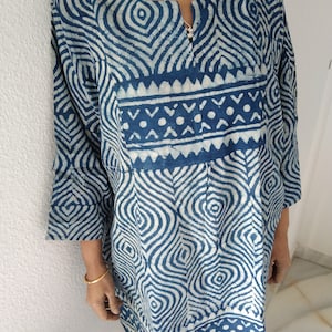 Women Liva Rayon Indigo Floral Print Tunic