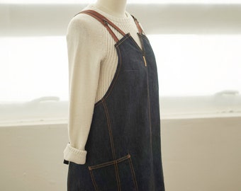 JEANON ZIPPER APRON ( Upcycled denim apron - Gardening apron - Work apron- camping  apron)