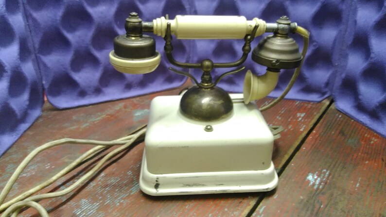 Antique Style Rotary Phone