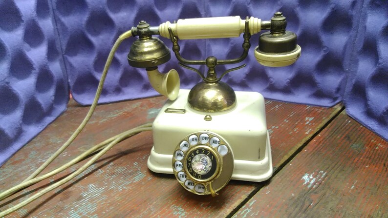 Antique Style Rotary Phone