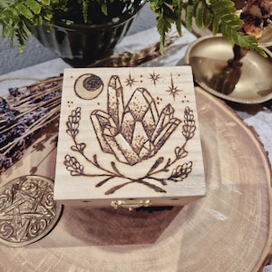 Gravierte Box aus Holz