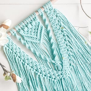 Macrame Pattern, Wallhanging (Molly), pattern/tutorial, PDF instructions.