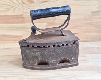 Ancien Fer À Repasser En Fonte HGD Numéro 7 L 18 Cm Réf 2