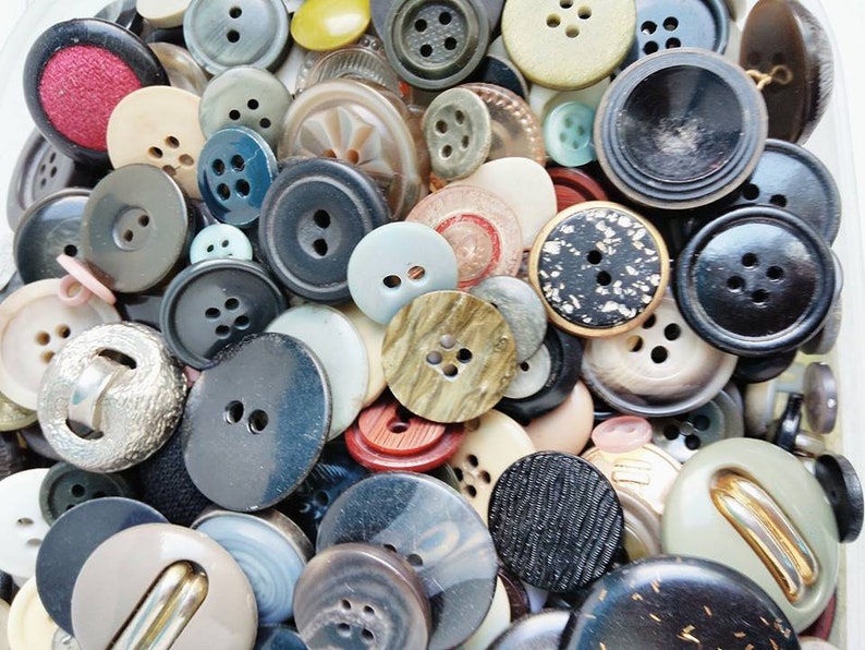 200 Bulk craft buttons Vintage wholesale buttons Mixed colors Etsy