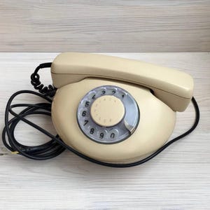 Vintage Beige Tesla Rotary Dial Phone – Made in Slovakia , 1970s Landline Telephone , Retro Home Decor , Collectible Phone
