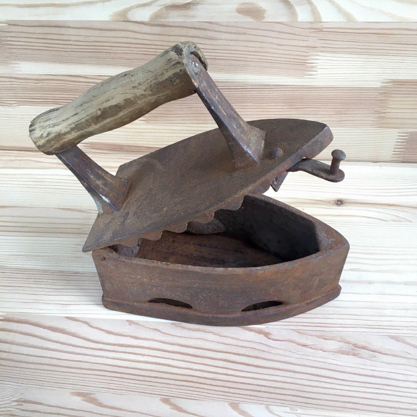 Antique Charcoal Iron Very Old Iron in Working Condition Etsy UK