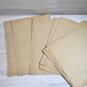 9 GRANDE Braille 8,6 "por 11,6 Papel para scrapbook artesanal Páginas dupla-face bege vintage Alfabeto cego Papel antigo Papel texturizado Suprimentos antigos