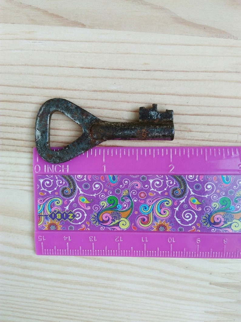 6 Old Rusty Keys Vintage Metal Skeleton Keys Antique Keys Steampunk