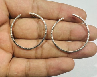 Hamrade örhängen i 925 sterlingsilver, lätta örhängen, festörhängen, handgjorda örhängen, present till henne, silverörhängen