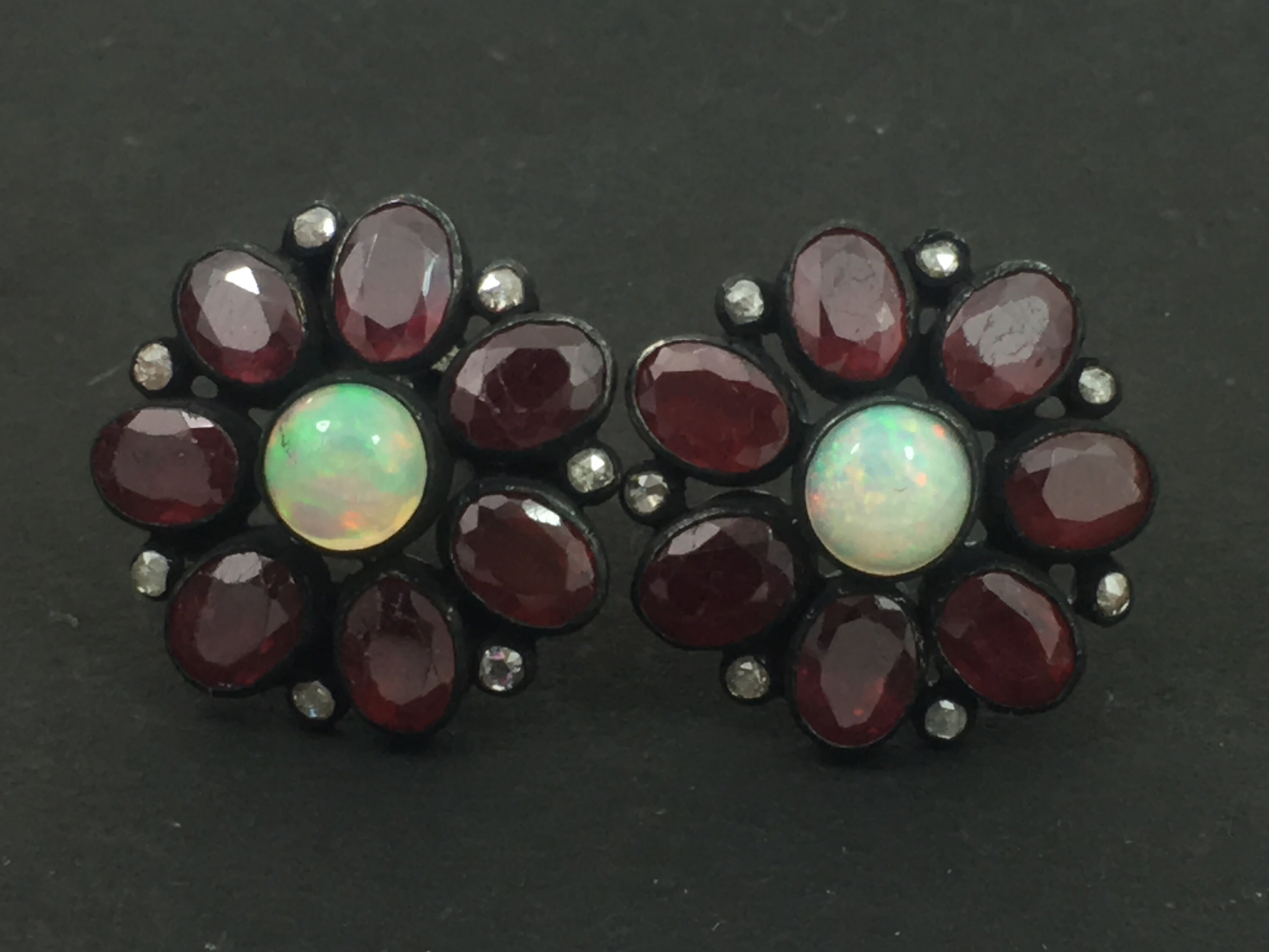 золотое кольцо с опалом и бриллиантами. опал т рубин фф297. кольцо с черным опалом. изумруд и янтарь. золотое кольцо с эфиопским опалом.